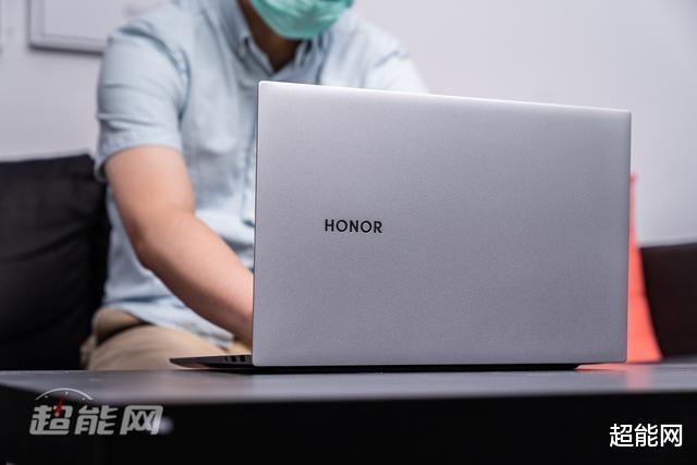 OLED|荣耀MagicBook Pro 2020锐龙版笔记本体验：平凡外表下有颗强芯