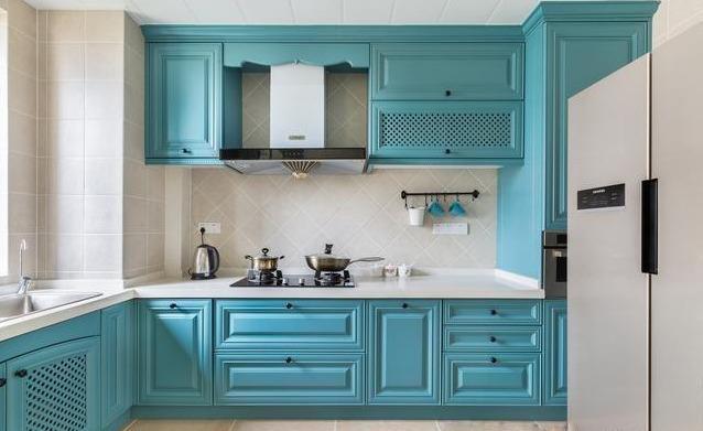 背景墙|老公不顾反对，硬是把阳台抬高，完工后我懵了，相当于多出一间房