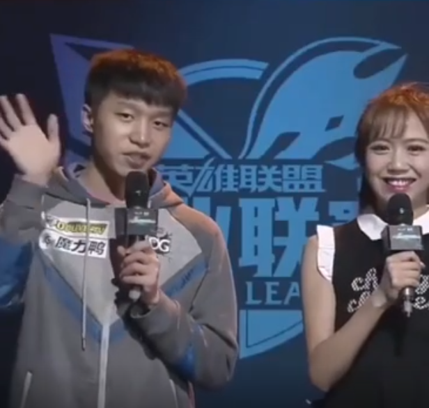 rookie@LOL职业选手早期青涩采访，羞涩的Rookie，拜年装小虎，姿态认不出！