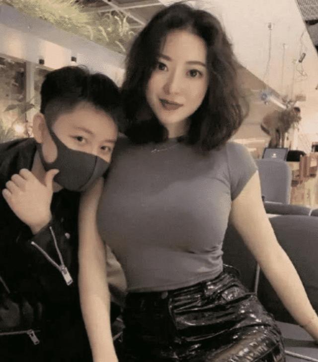 女人味|因“刘强东”无意走红的蒋娉婷，国外住豪宅生活奢侈，女人味爆棚！
