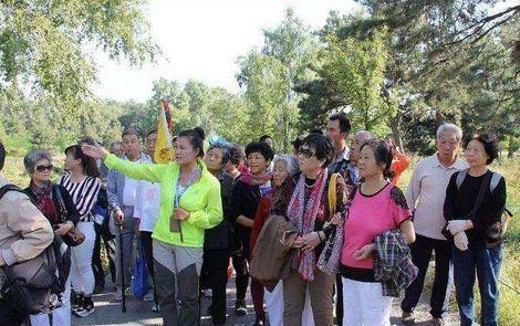 导游|老年旅游团价格超低，难道旅游公司不赚钱？导游：稳赚不亏