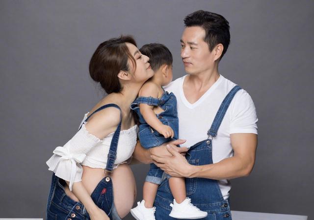 安以轩|安以轩拿15亿封肚！母凭子贵，两个儿子保了她在豪门的地位！