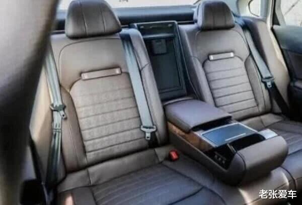 领克05:底盘堪比劳斯莱斯,一箱油1013Km,可惜从56万跌到17万,没人识