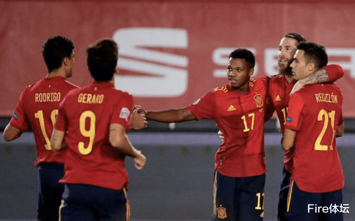 皇家马德里|西班牙4-0却令皇马遭重创!队长无缘戴帽+飞翼伤退,齐祖遇难题