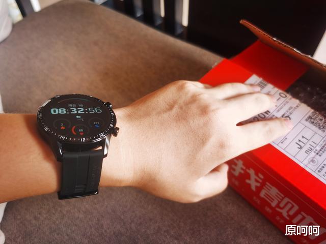 华为watch gt2|围观！华为Watch GT2：时尚且昂贵，但是却非常先进，您喜欢吗？