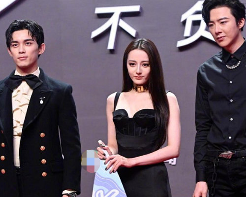 网红就是没地位,刘宇宁跟吴磊迪丽热巴一起走红毯,却被官媒截掉