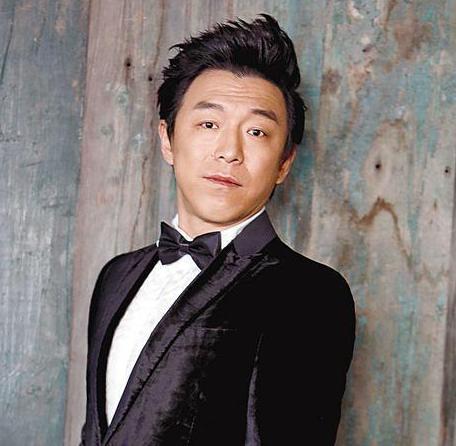 徐峥|有种“淳朴”叫徐峥两口子，当镜头往下移，网友：果真是满满的亮点！