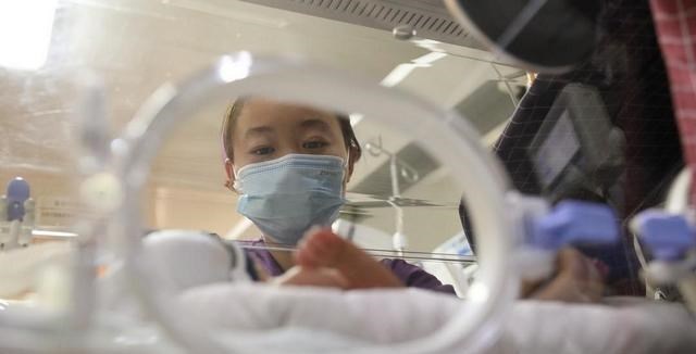 超话 孩子和爸爸没有父子相,丈夫怀疑妻子背叛,真相没这么简单