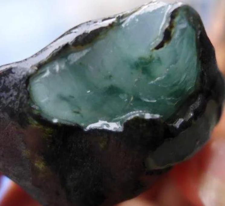 翡翠|鸡屎翡翠？认真的吗？一一南齐场口特别的翡翠原石