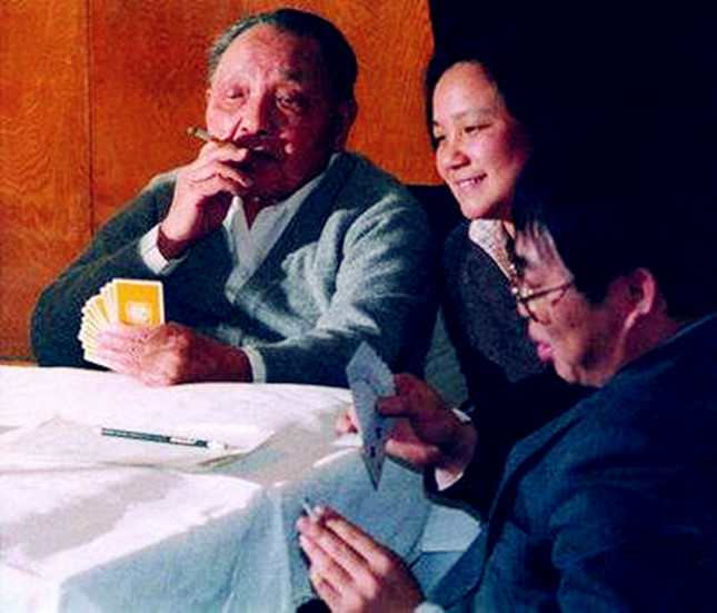 开国元勋|聂卫平经常替邓小平“猛烈地管教”孙子，竟避开邓小平“下手打”