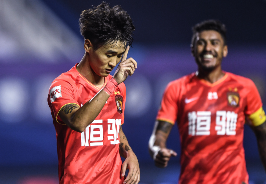 广州恒大|中超A组最新积分榜，恒大领跑，4队抢第2，两张红牌打乱格局