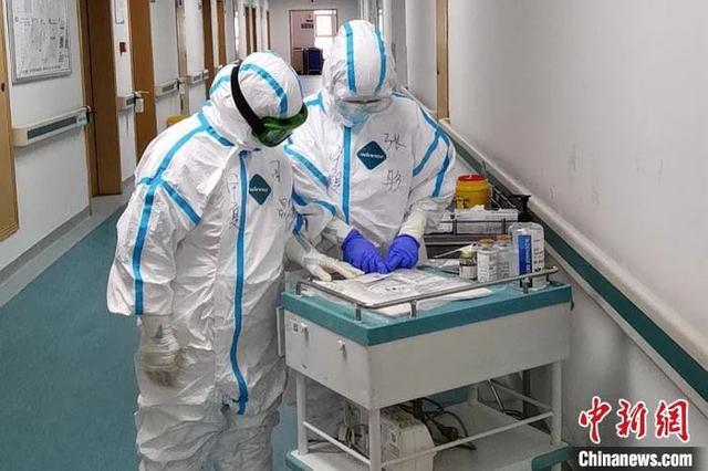 #肺炎#新冠肺炎未来更像非典还是甲流？啥时能摘口罩？专家组回应