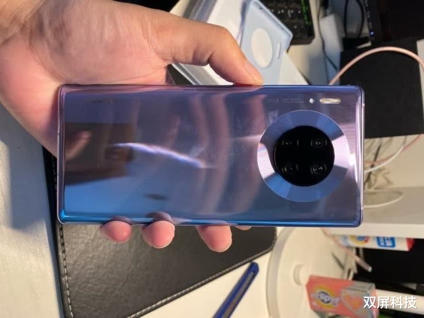 iphone11■华为Mate30Pro“一夜间”跌至清仓价，网友：还买什么iPhone11？