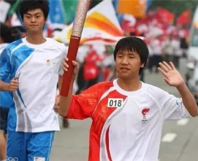 臆说古史|汶川地震中，那个舍己救人的英雄少年，后来为何会被判刑12年？