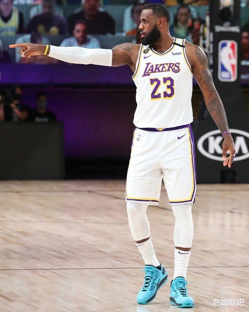 勒布朗·詹姆斯|卡鲁索钉板大帽哈登！詹姆斯被球打头，差点发飙！湖人淘汰马赛克，时隔10年再次打进西决