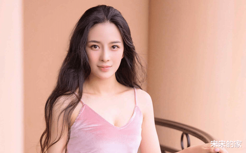 「」只因名字被误认是日本人，担任多部剧的女主仍然不红，至今令人唏嘘