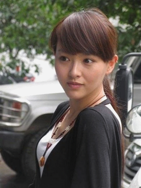 唐嫣■认出了“容嬷嬷”，却没认出唐嫣，当年这部剧里唐嫣也太嫩了吧！