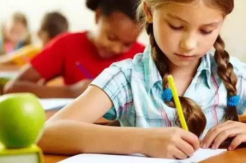 康华|小学生“倒数第一”试卷火了,老师争相传阅,网友:智商突破天际