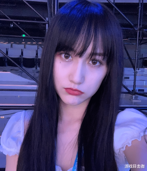 RNG|RNG女主持事件迎来反转，本人主动承认错误，并宣布继续和RNG合作