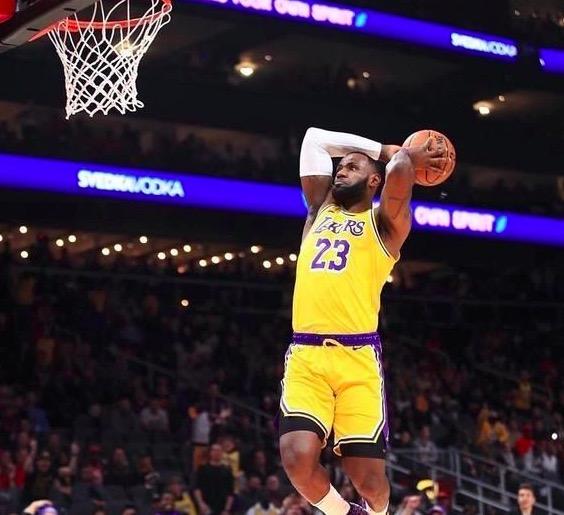 『皮尔斯』只知道詹姆斯死亡之瞳的45分，却没发现他把皮尔斯防到怀疑人生