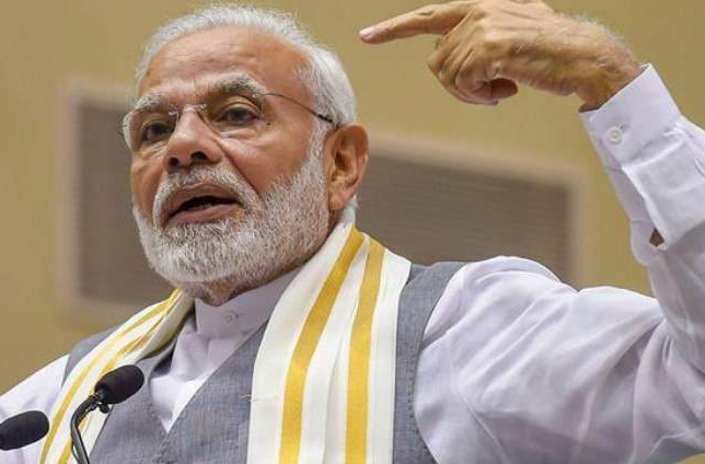 印度|大批不明目标出现，美航母与印度军舰狼狈逃窜，莫迪暴跳如雷