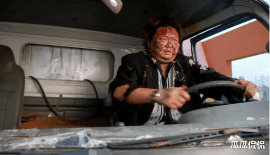 黄渤|他被黄渤捧红片酬翻10倍，却醉酒身亡，美貌妻子改嫁老外生活滋润