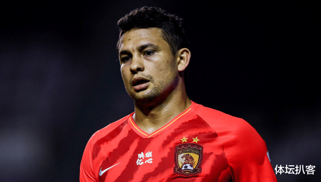 埃尔克森|31岁国足王牌在恒大沦为替补，2方面不如韦世豪，名记：日渐平庸！