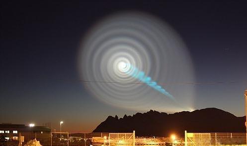 :美国突发星门扭曲!一只鸟被静止在半空中,观看者沸腾了