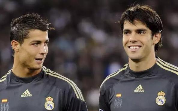 卡卡@卡卡如果没有离开米兰，现在的足坛就不会是\绝代双骄\时代