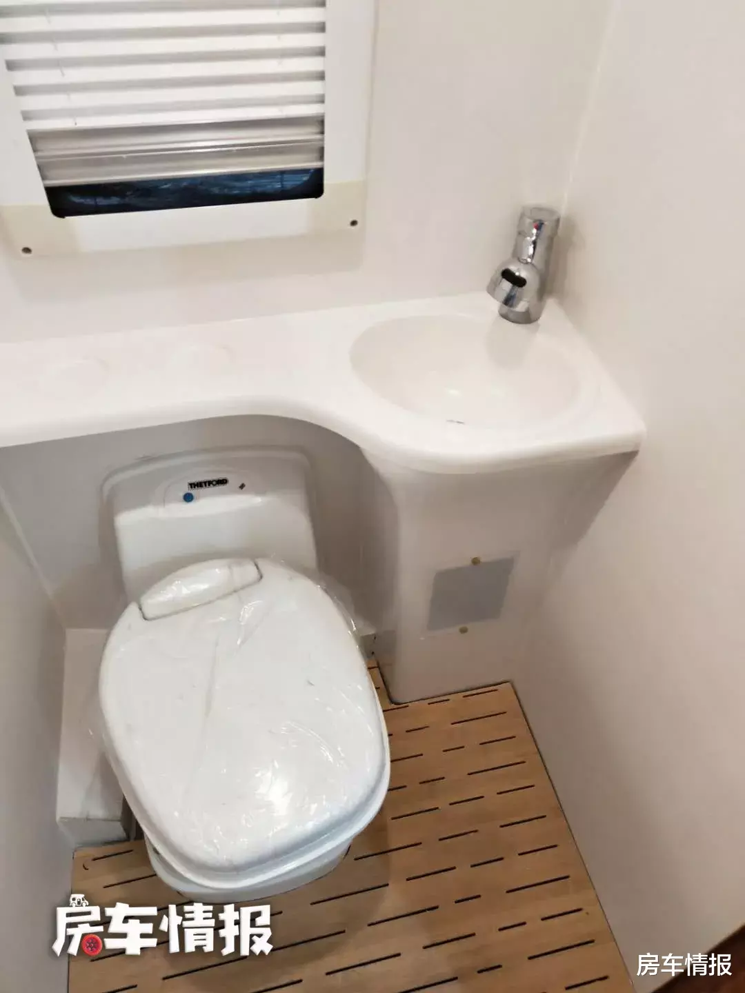 房车|不到30万就能买V90房车!2.0T+6AT水电配置够大,有电动床能睡4口