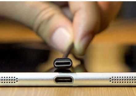 [type-c]type-c的接口那么的受欢迎，为啥不弄成两头的都是type-c呢？