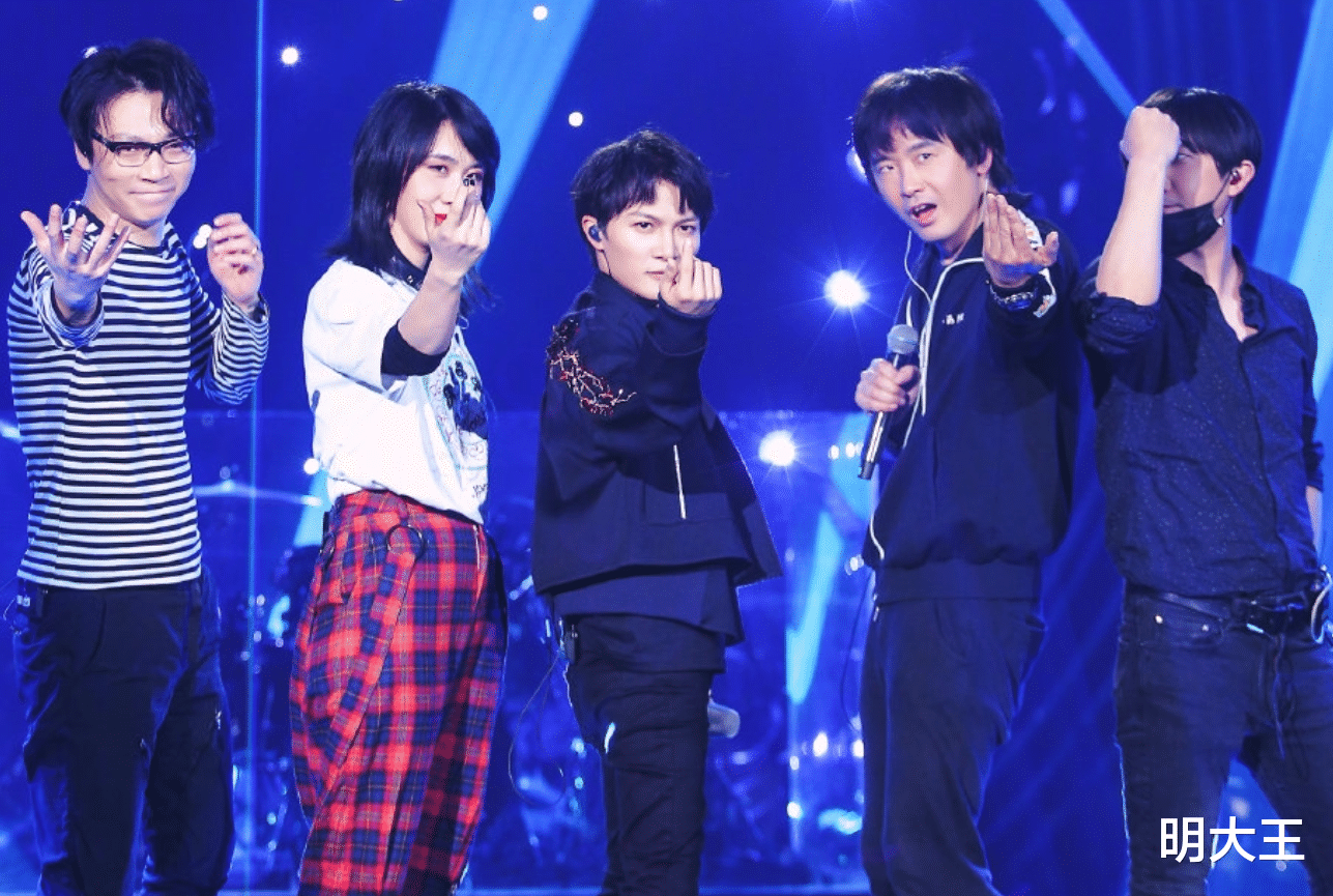 [华晨宇]《歌手》总决赛，华晨宇勇夺歌王，周深和米希亚止步第一轮