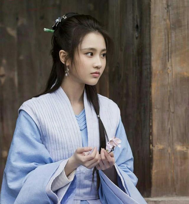 #秋蝉#《秋蝉》来了,任嘉伦2020下半年还有4部待播剧距定档也不远了。