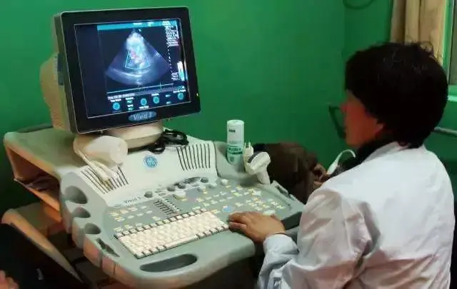 肝癌@50岁男子，查出肝癌，提醒：出现“1痣2臭”，快查查肝