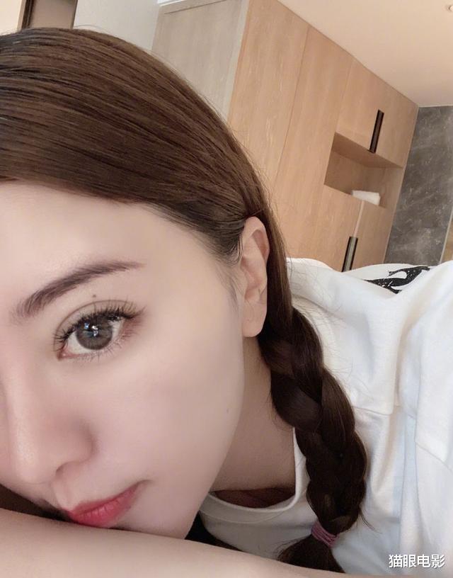 【阿兰】《步步惊心》主题曲歌手小腹凸起疑有孕？33岁未传婚讯老公成谜