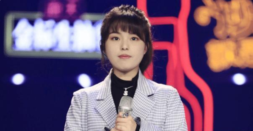 邢晗铭|她被称为最惨的好声音冠军,没进决赛的都红了,她却逐渐被人遗忘