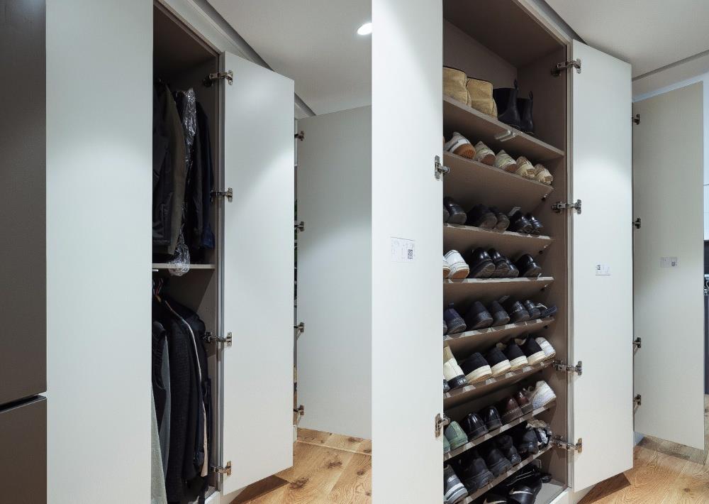 ▲夫妇俩买下42平小户型,巧用柜子代替隔墙,全屋收纳倍增,晒晒