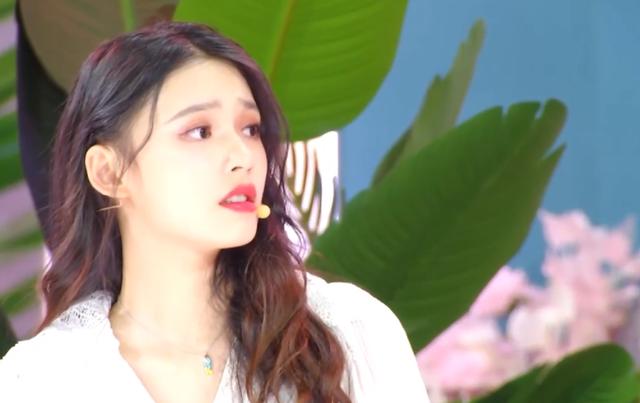 「郑爽」618三台晚会打光差别大：沈梦辰艳压关晓彤，郑爽柔光太浮夸