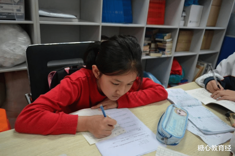 学霸|班主任老师调座位，看似公平实则暗藏“小心思”，家长：心领神会