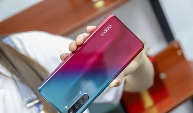 OPPO|OPPO开始爆发!256G神机降价,还有180g+30W闪充