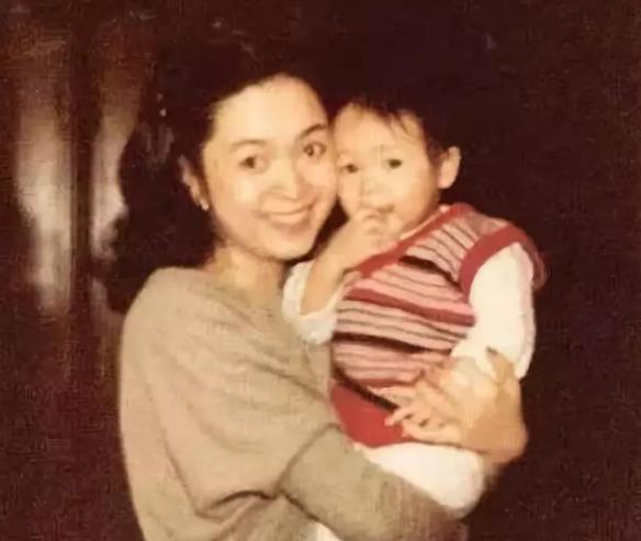 「侯佩岑」周杰伦妈妈为啥不喜高学历高颜值的侯佩岑，宁愿要高职生的昆凌？