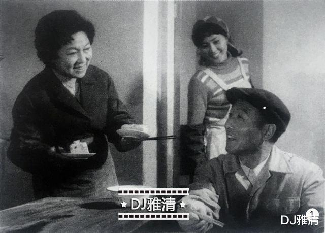 电影|善良的她，昔日上影厂黄金配角，一生坎坷无儿女，晚年瘫痪却收获了幸福