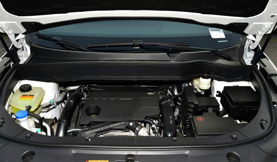 [东风风神AX]东风终于爆发了！1.6t配6at，双色车身比宝马X6漂亮，仅8.98万