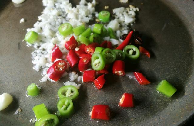 |这菜是“花青素之王”,婆婆每周坚持吃,雷打不动,难怪60不显老