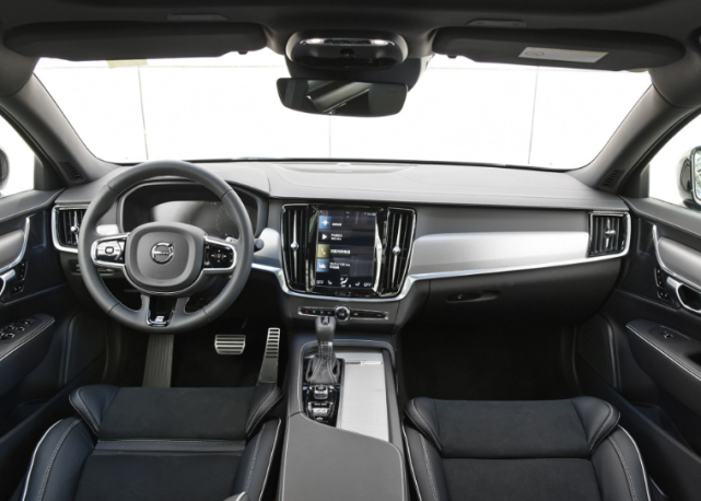 『沃尔沃s90』“跌无可跌”终于走红，关上车门只有安静，轴距3米多档次不比奥迪A6L差