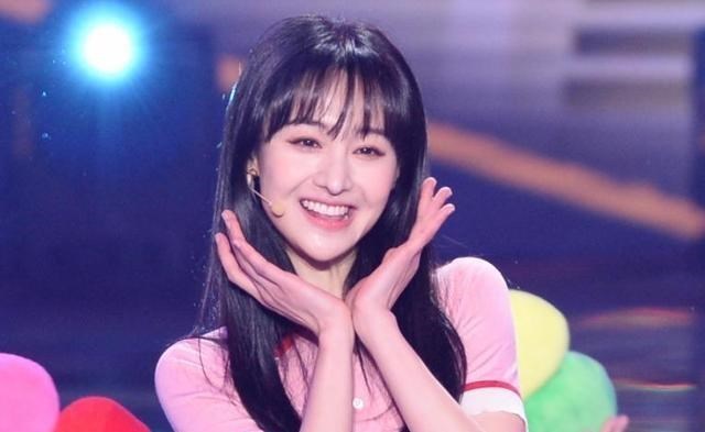 郑爽|后续！郑爽被制片方抵制新剧撤档，郑钧怒斥：冷酷残忍内心如地狱