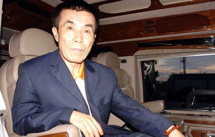 赵本山|他狠心抛弃原配，和小11岁女星同居12年，儿子与爱人相继离世