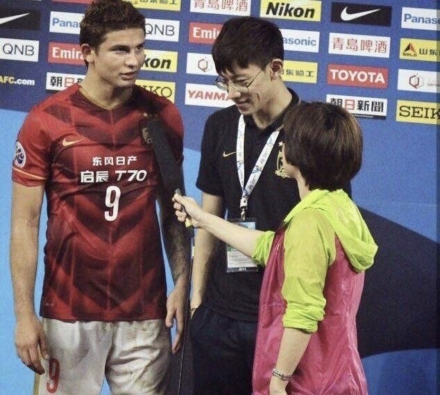 广州恒大|不仅接盘球员？曝恒大8年功勋翻译加入申花！疑与卡纳瓦罗闹翻离职