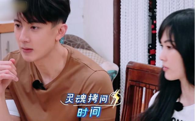 『吴尊』吴尊妻子独自拍婚纱，扮空姐一起旅游，克制的爱情总能被幸福眷顾