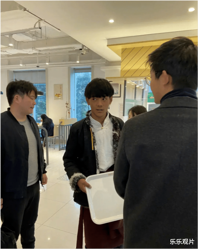 莫少聪|丁真被吐槽又黑又瘦，做节目有一些腼腆，像年轻时候的莫少聪